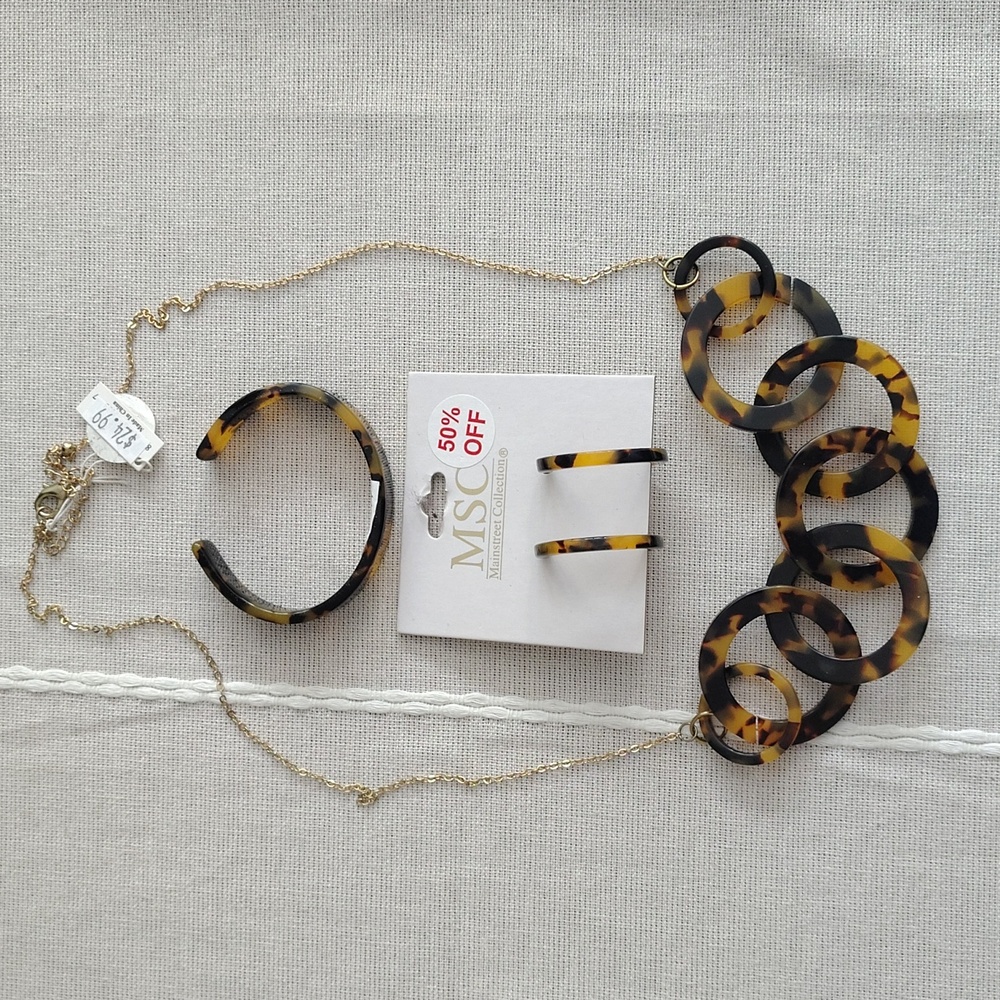 Earrings, Necklace, Bracelet Set By Mainstreet Collection NWT Animal Print Round